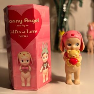 Sonny Angel Gifts of Love Cuddly Bear